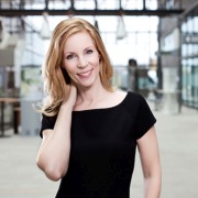 Claudia Van veen