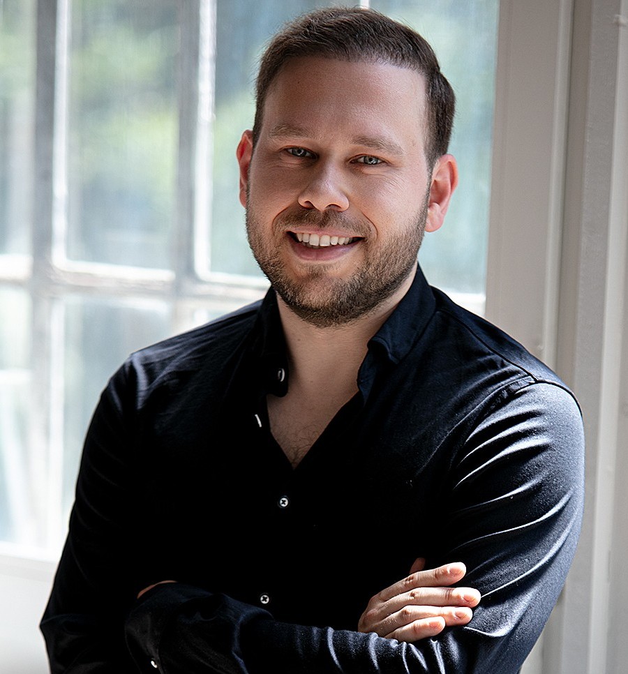Porträtfoto von Benjamin Stolz