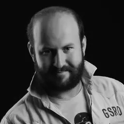 Porträtfoto von Hasan Tirpan